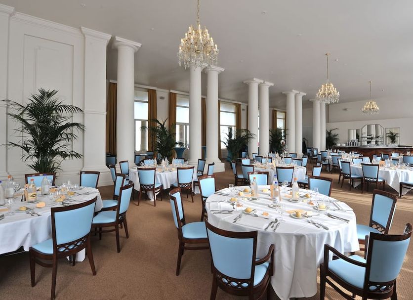 Banquet hall Photo
