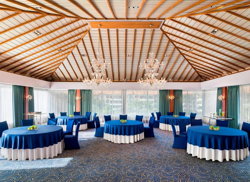 Banquet hall Photo