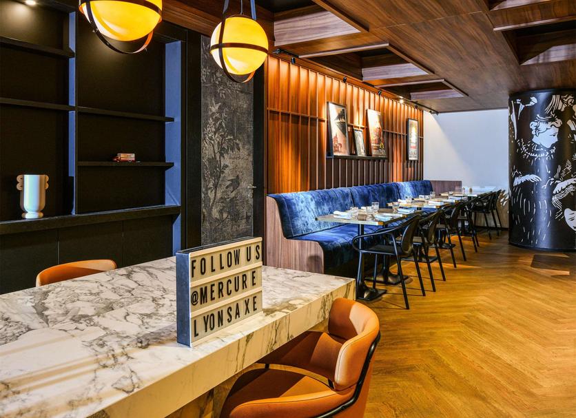 Restaurant Photo