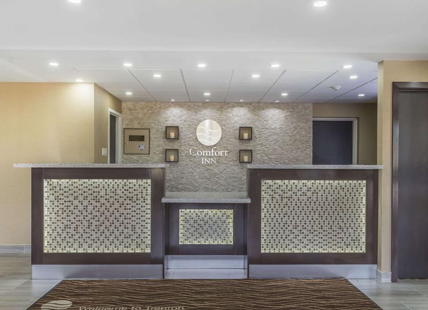 Front desk Photo