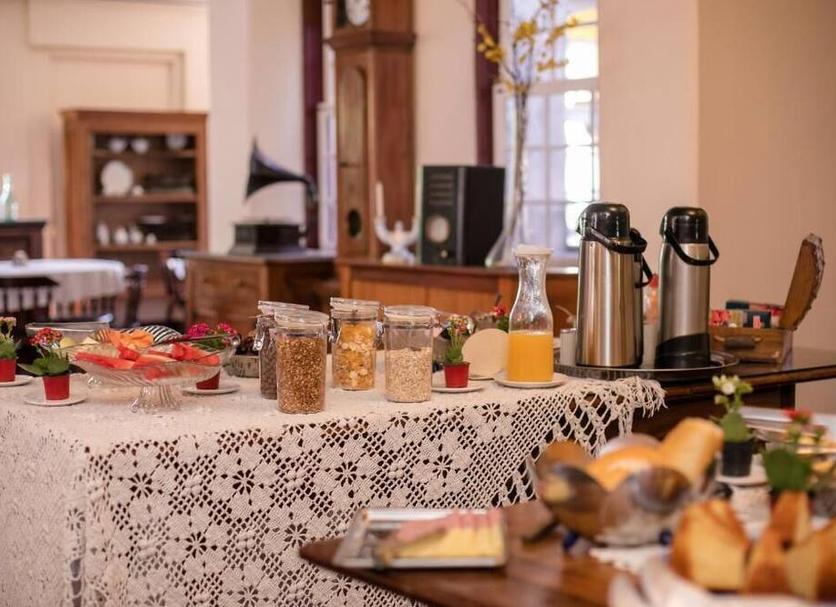 Buffet Photo