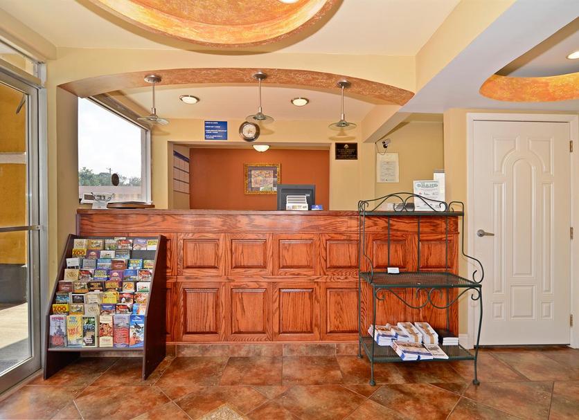 Front desk Photo