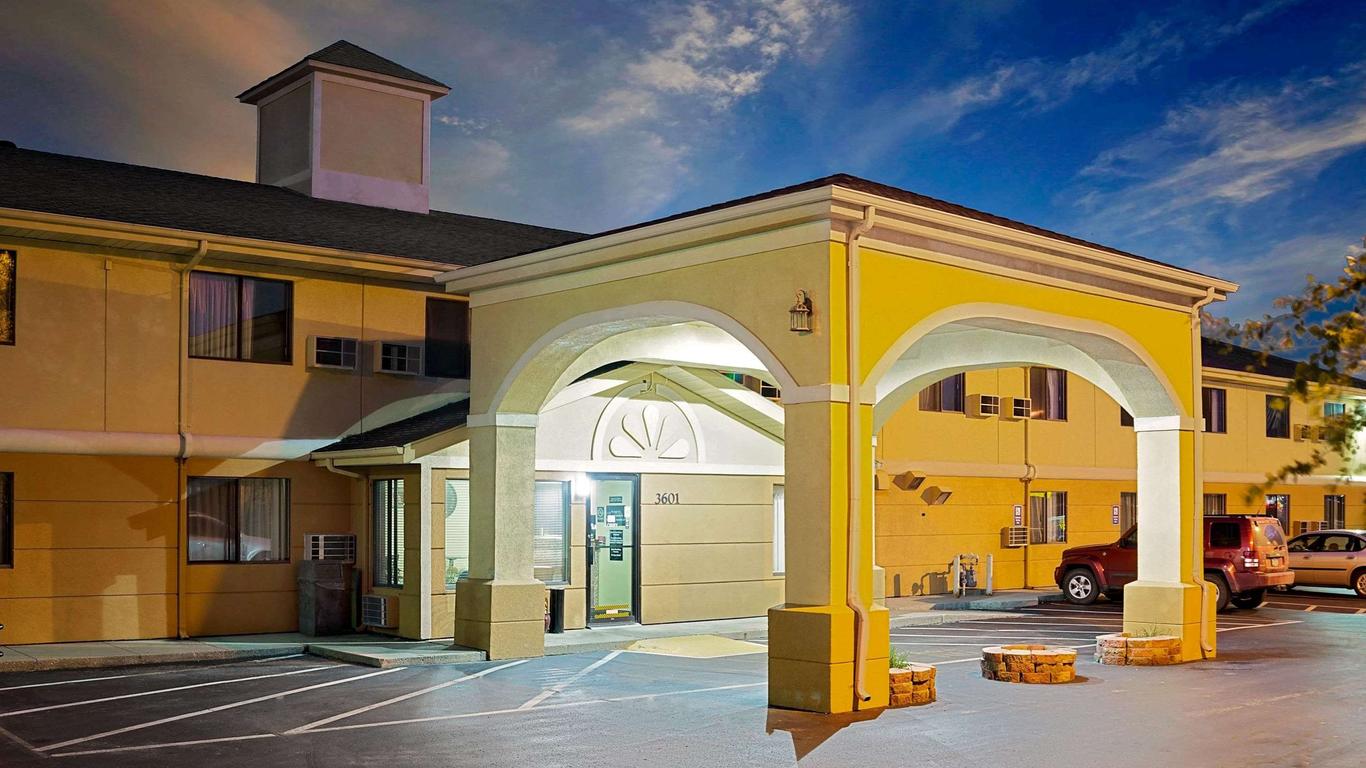 Super 8 by Wyndham Muncie/Ball St. College Area