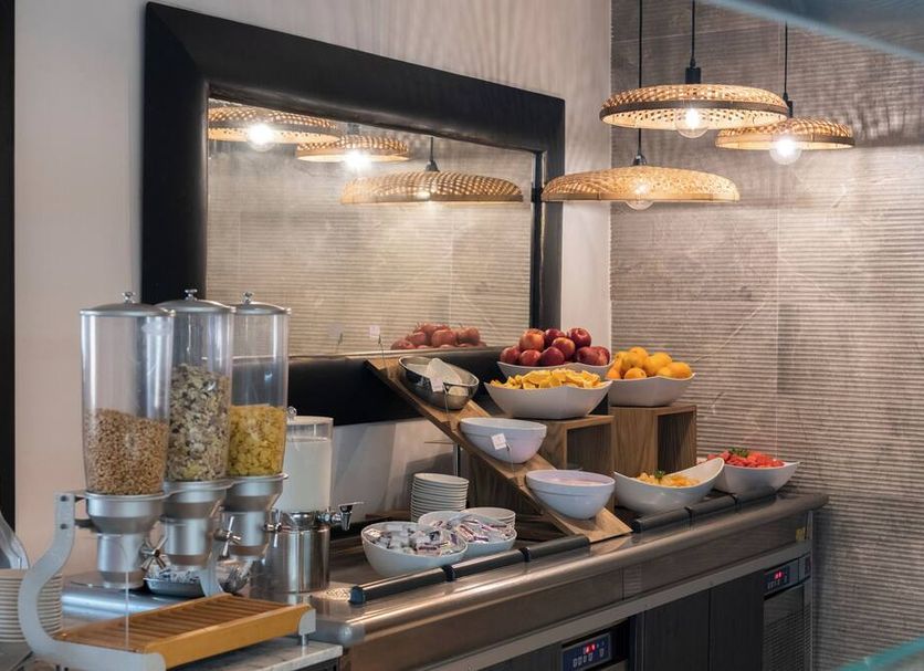 Buffet Photo