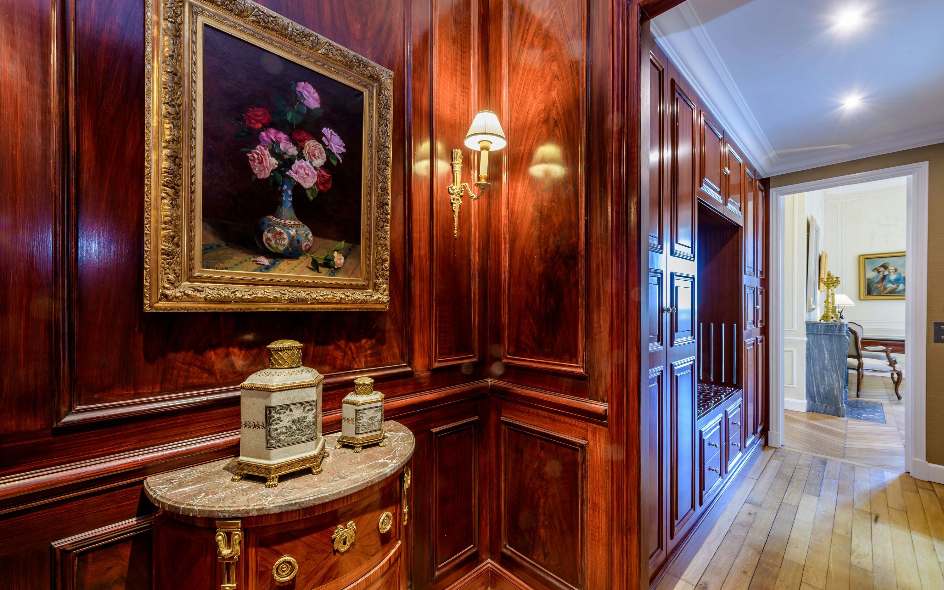 Room amenity