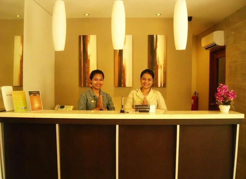 Front desk Photo