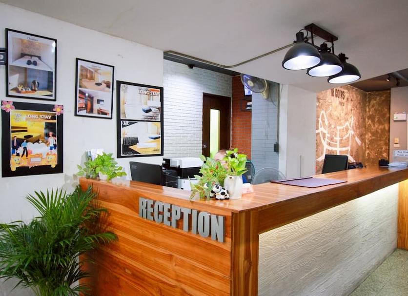 Front desk Photo