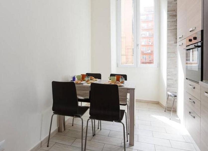 Dining room Photo