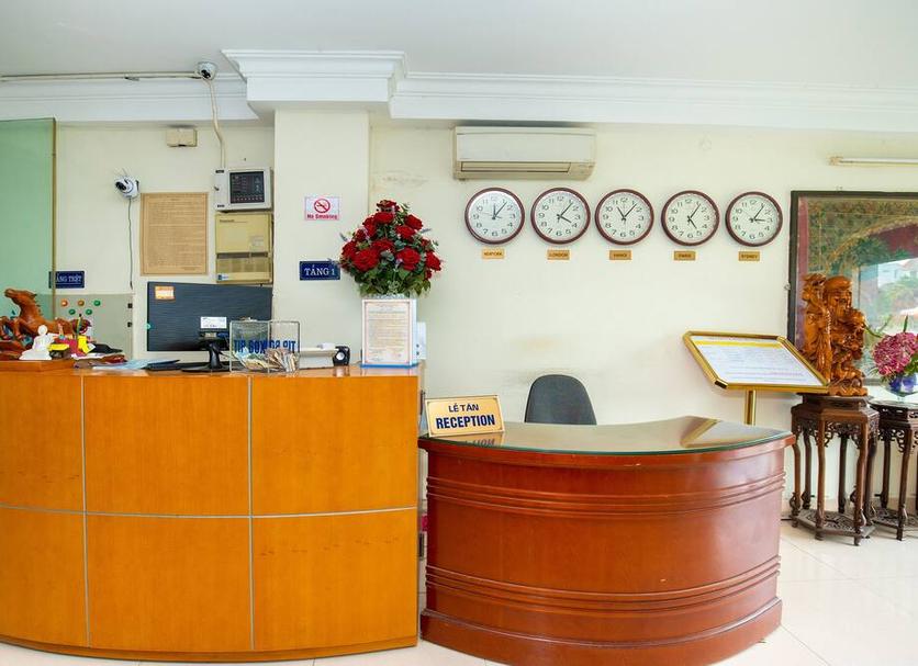 Front desk Photo