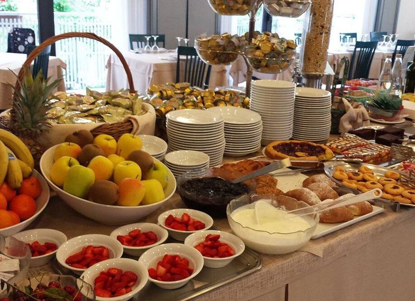 Buffet Photo