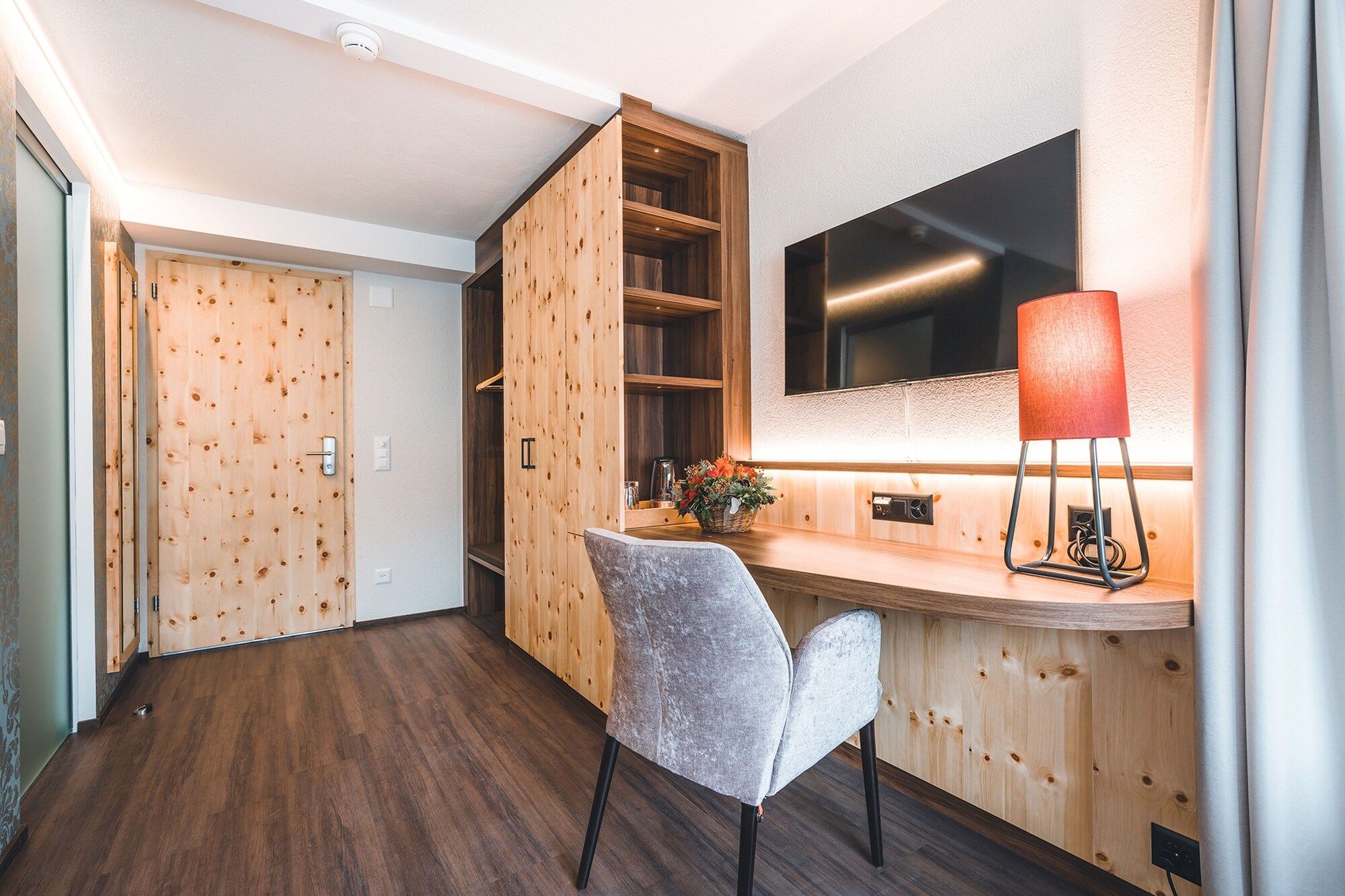 Room amenity