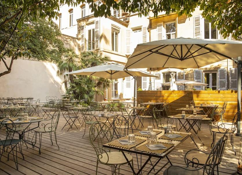 Restaurant Photo