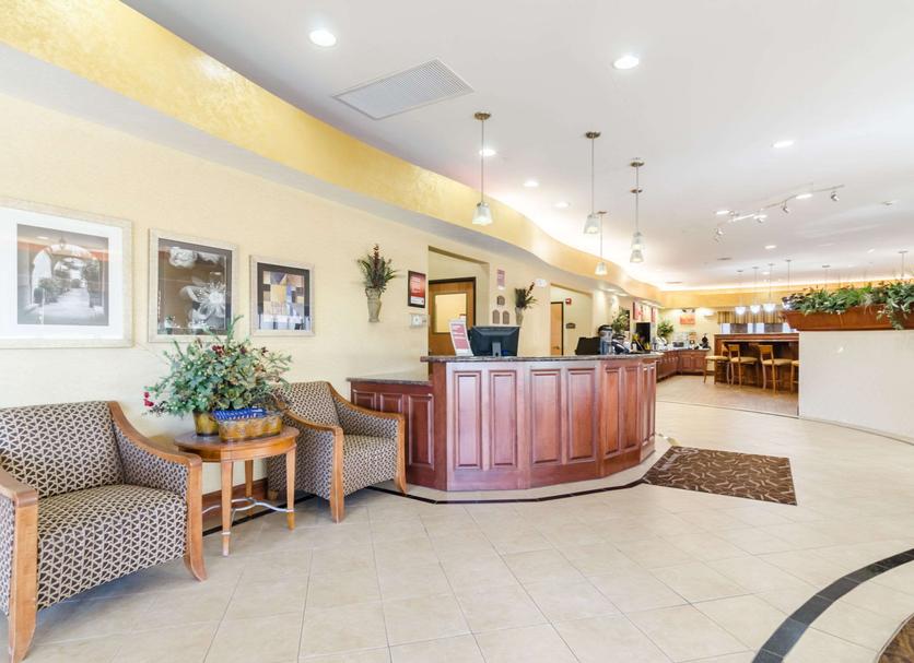 Front desk Photo