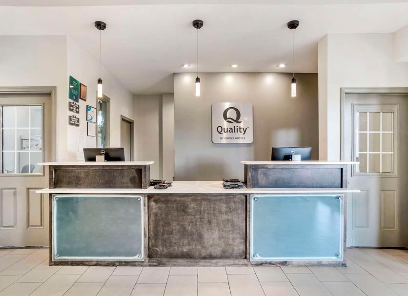 Front desk Photo