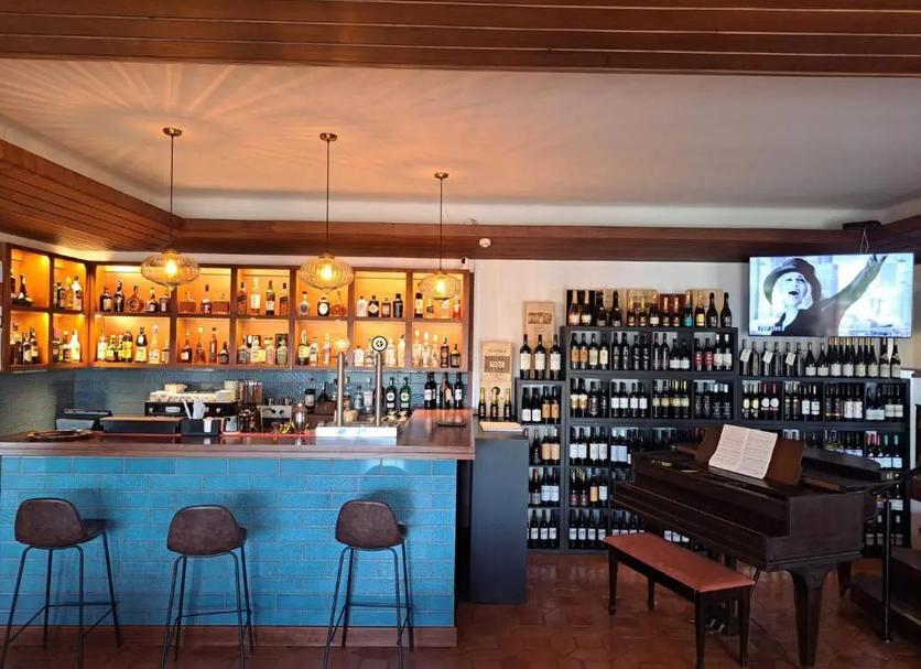 Bar Photo