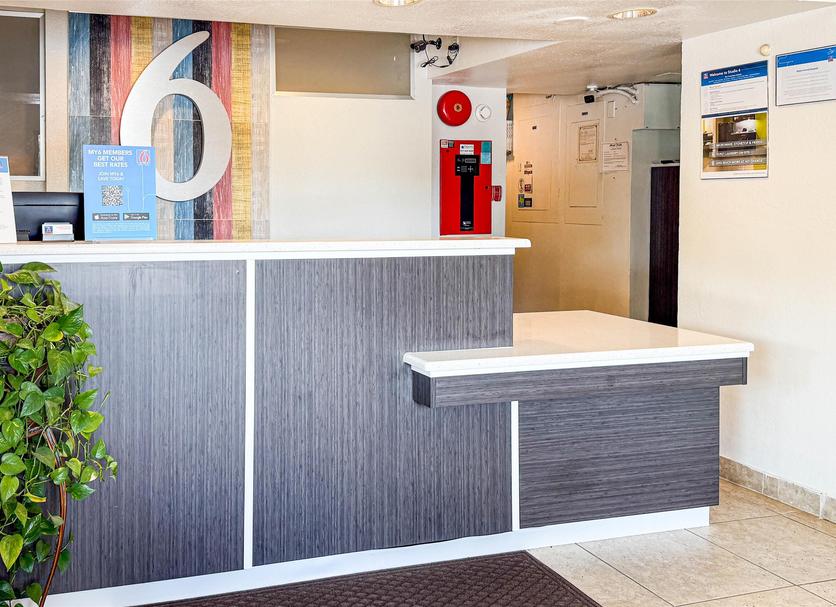 Front desk Photo