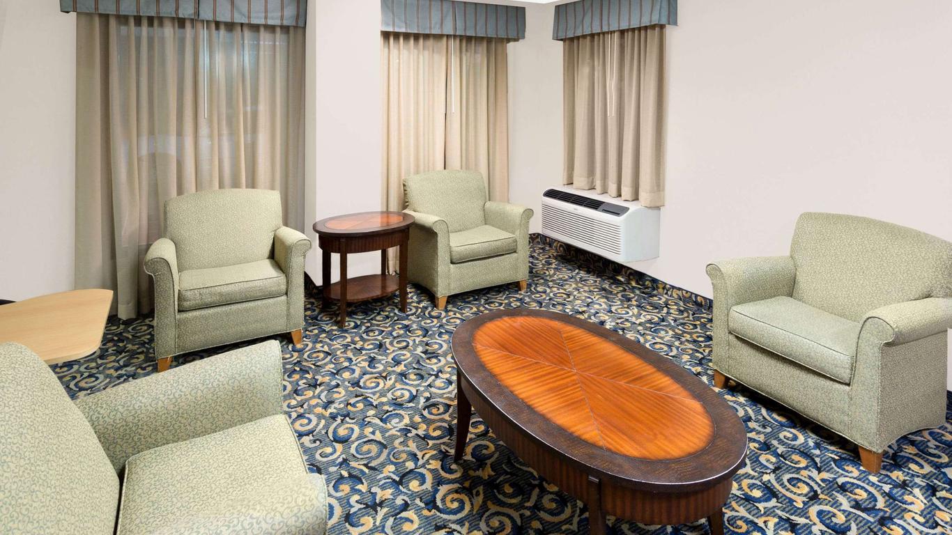 Super 8 by Wyndham Hattiesburg South