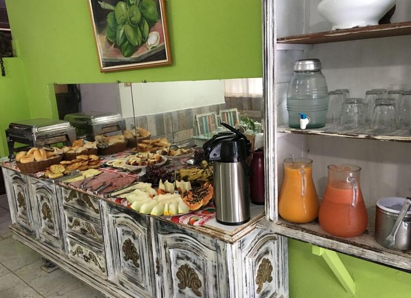 Buffet Photo
