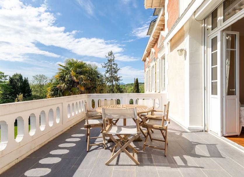 Balcony Photo