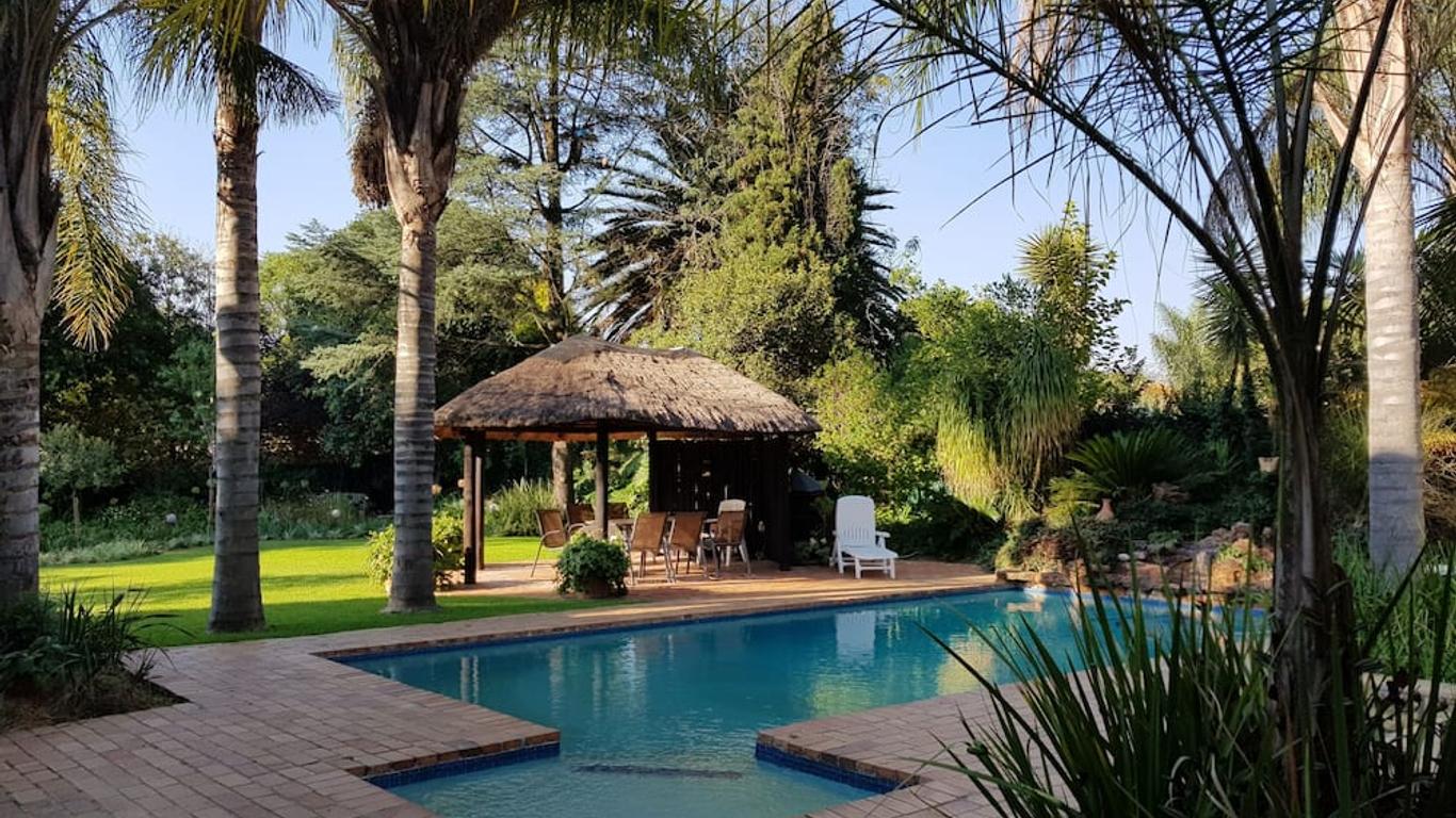 Six Valk Avenue Guest House