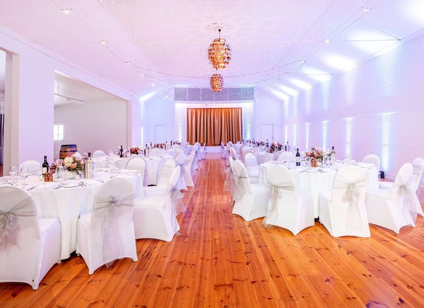 Banquet hall Photo