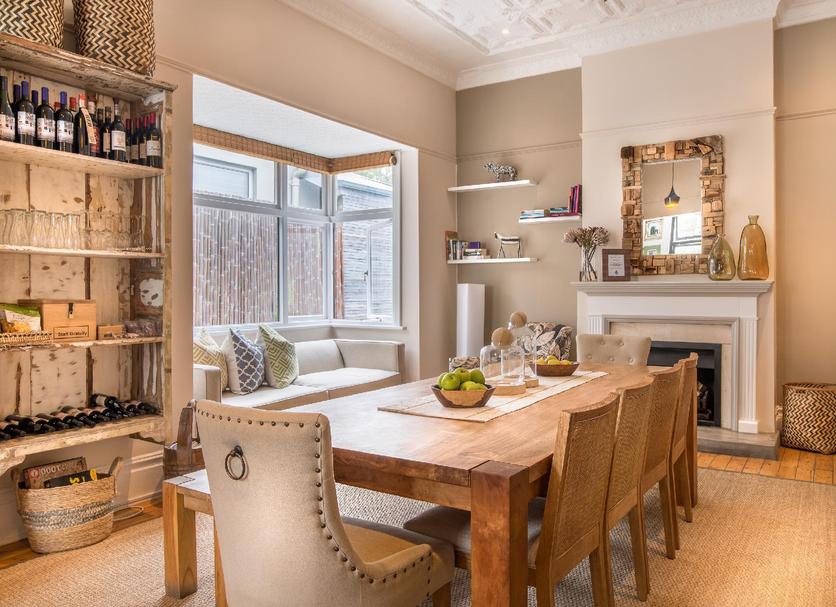 Dining room Photo