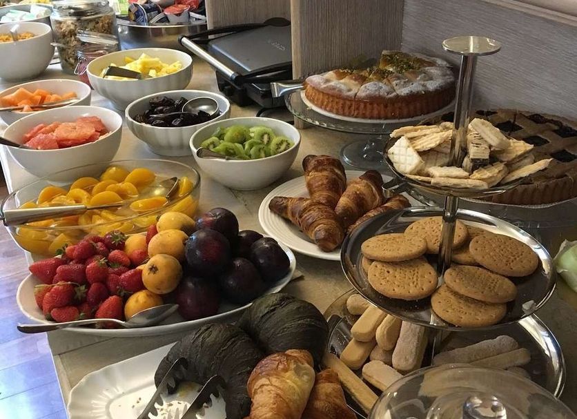 Buffet Photo