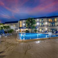 Clarion Inn and Suites Central Clearwater Beach