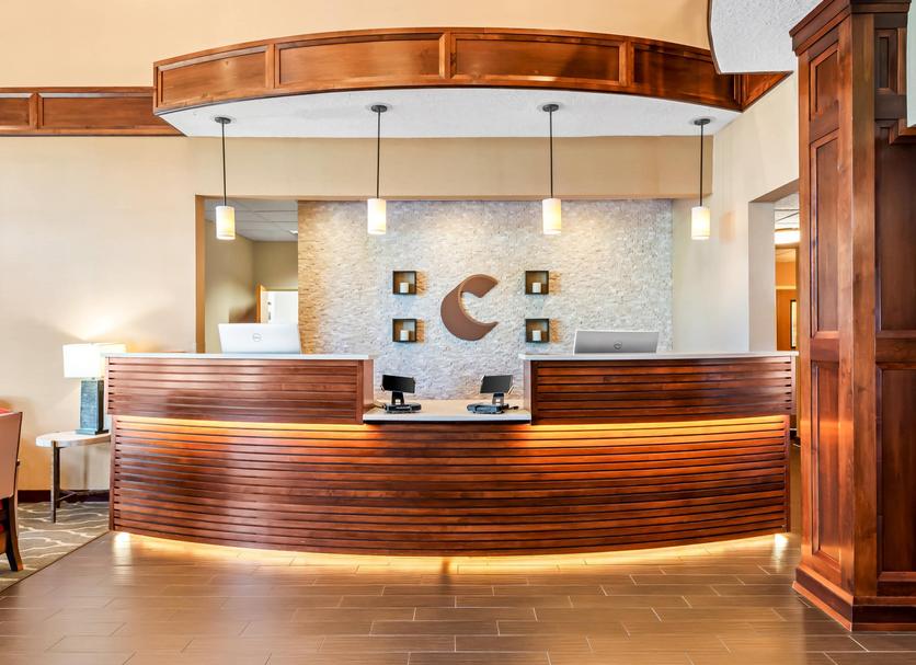 Front desk Photo