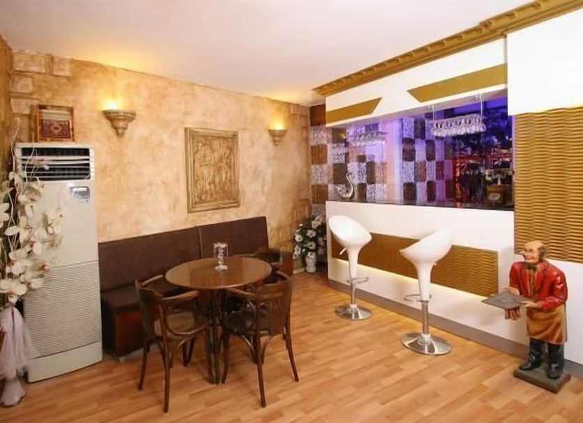 Dining room Photo