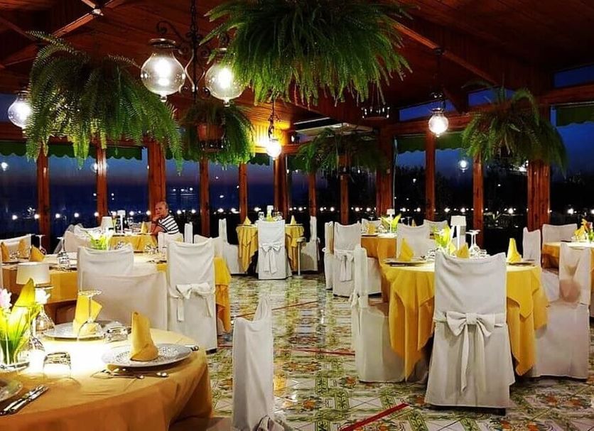 Banquet hall Photo