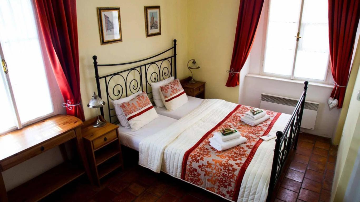 Loreta Hotel