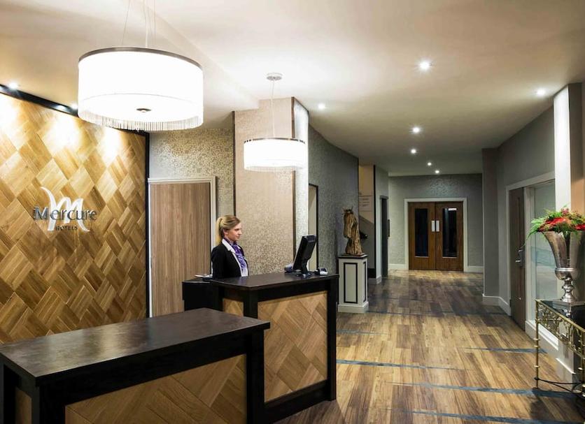 Front desk Photo
