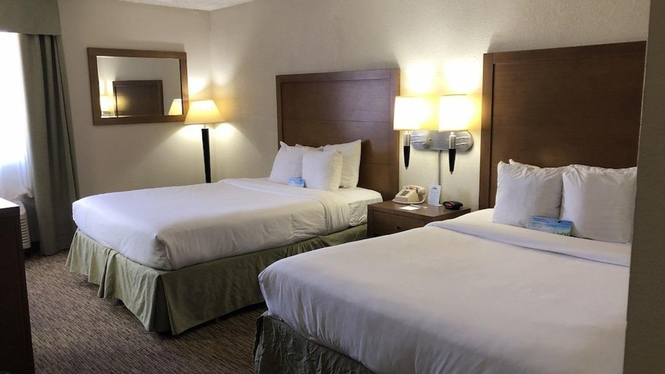 Days Hotel by Wyndham Peoria Glendale Area