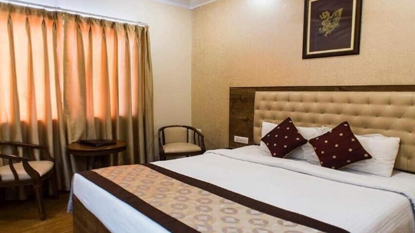 Wingston A Treehouse Hotel, Mathura