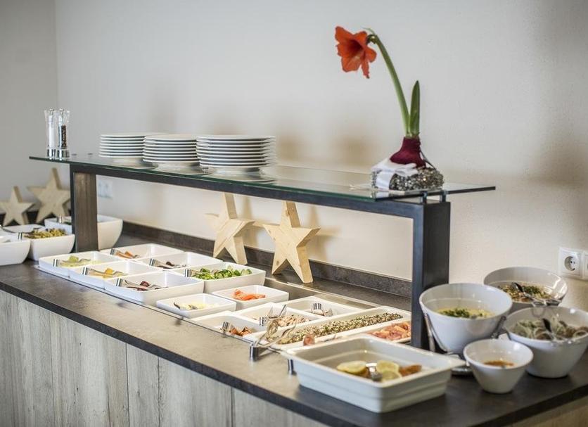 Buffet Photo