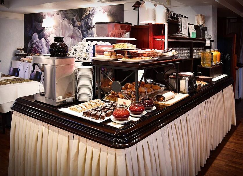 Buffet Photo