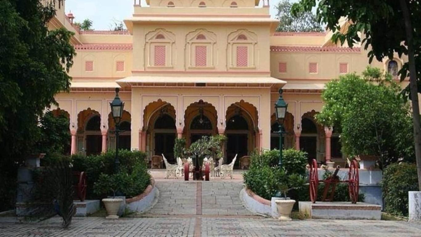 Hotel Narayan Niwas Palace