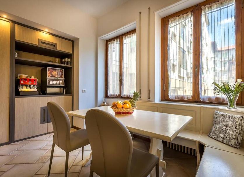 Dining room Photo