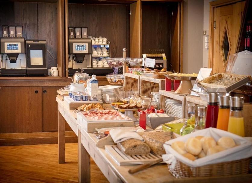 Buffet Photo