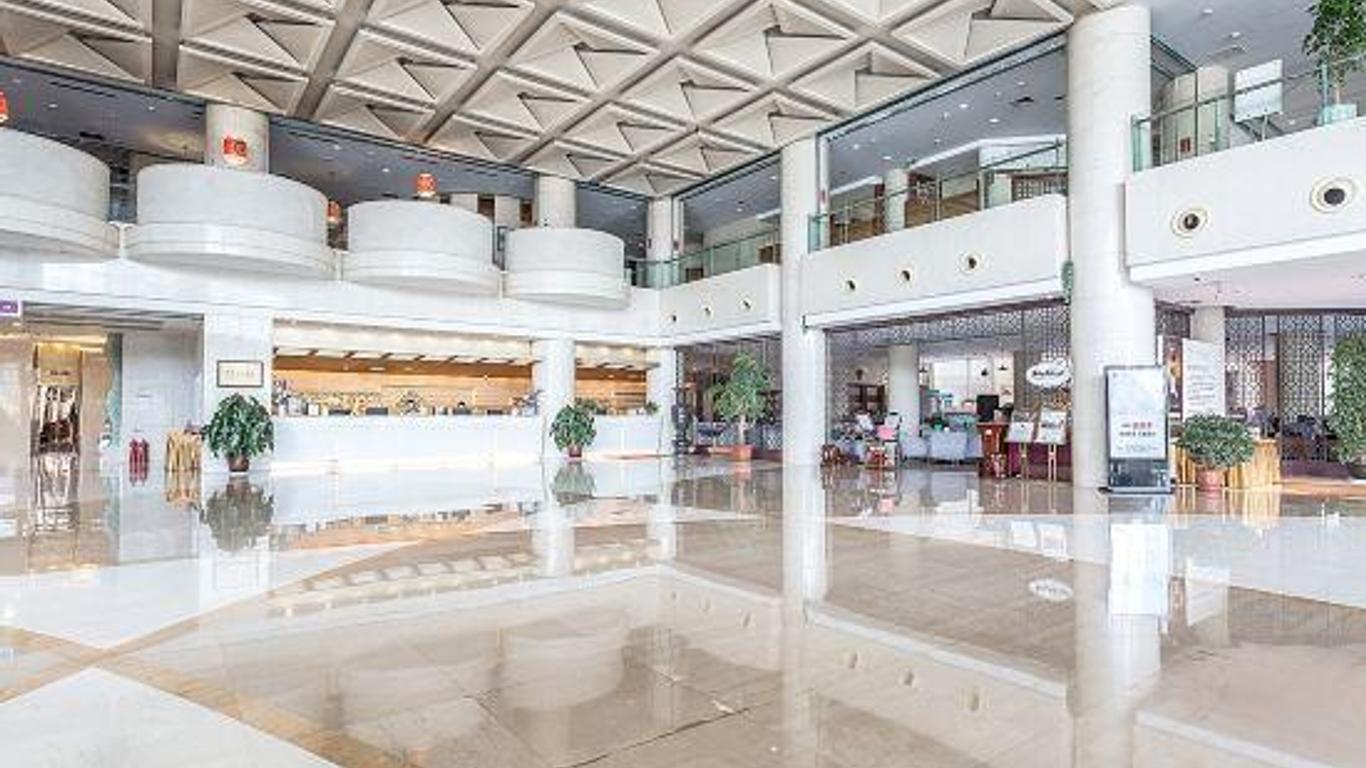 Long Cheng International Hotel