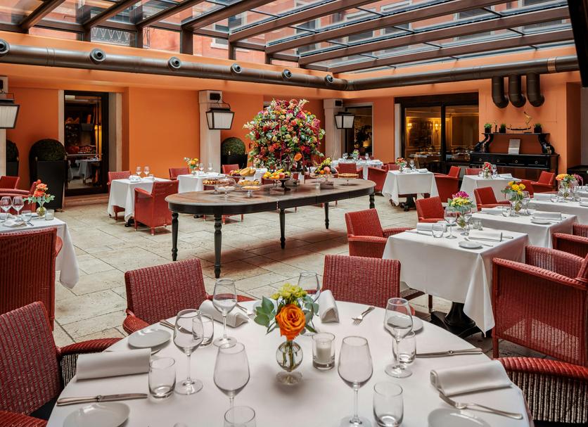 Restaurant Photo