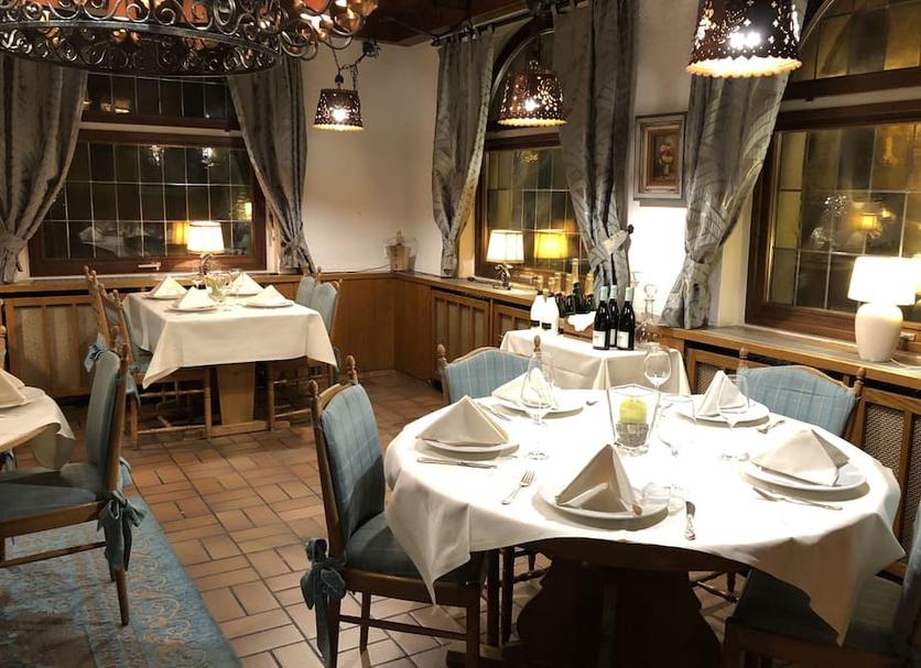 Restaurant Photo