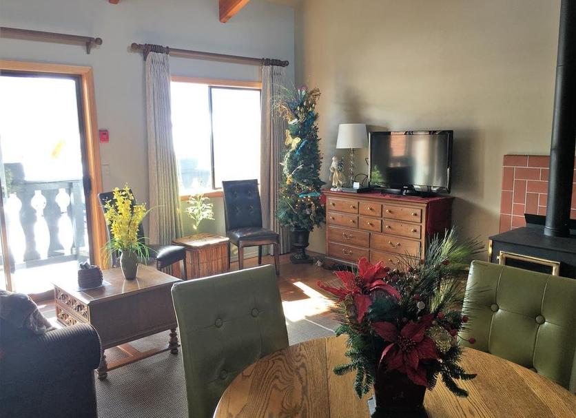 Dining room Photo