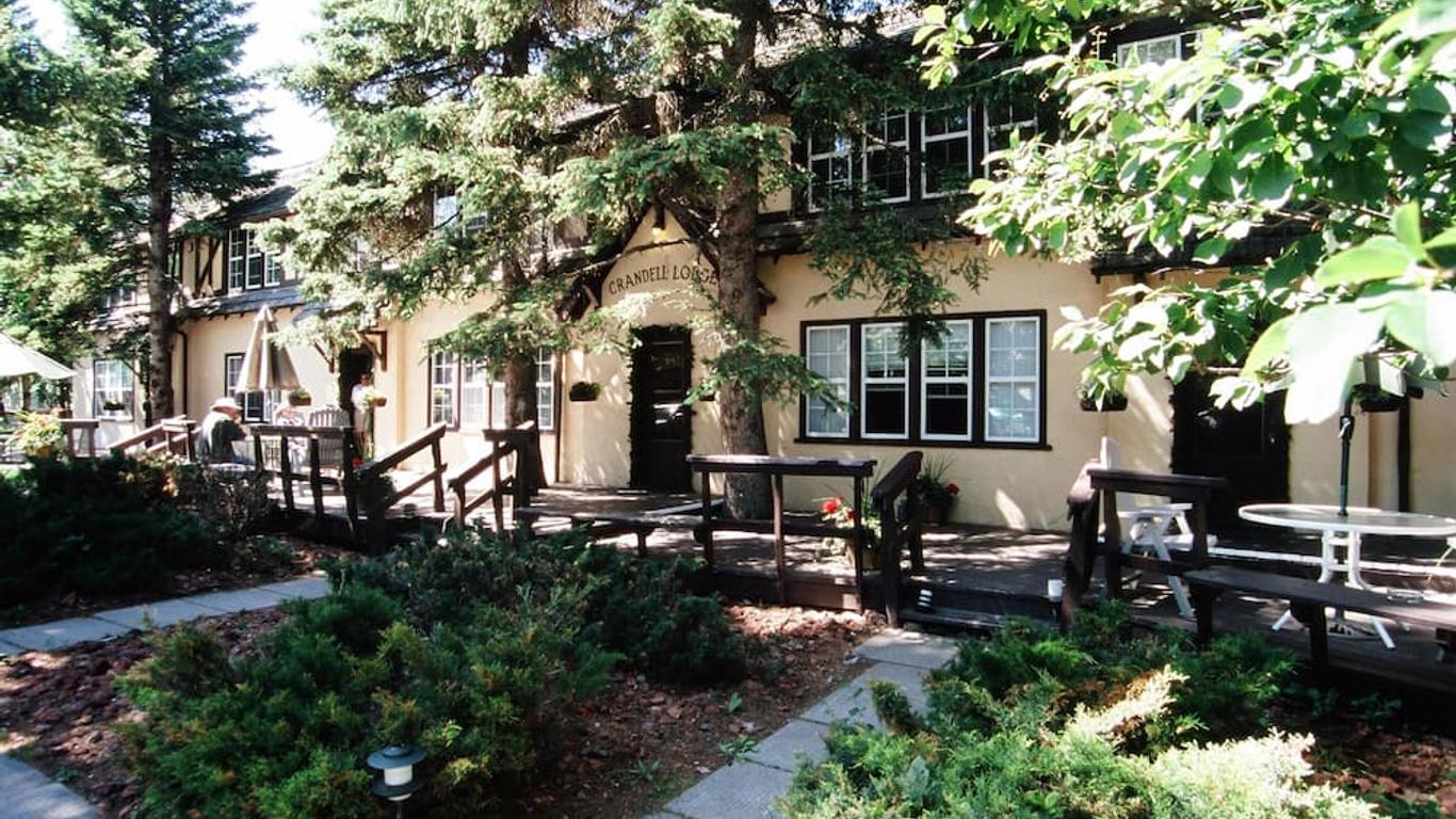 Crandell Mountain Lodge