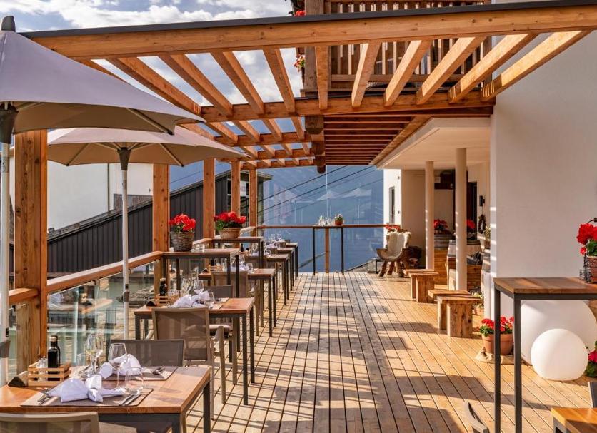 Restaurant Photo