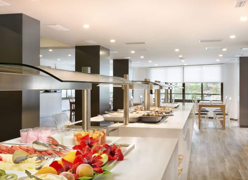 Buffet Photo
