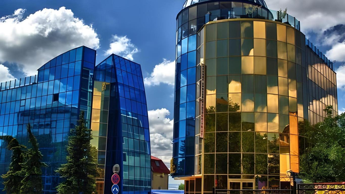 Golden Hotel