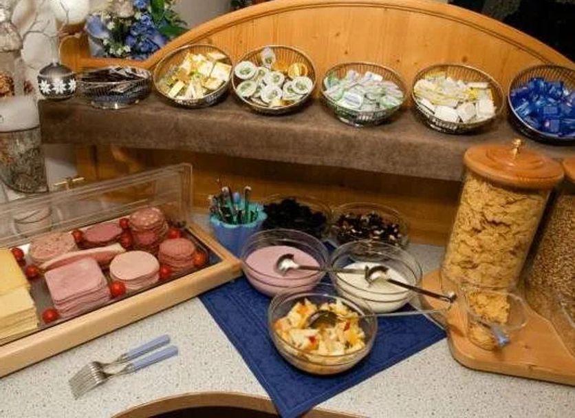 Buffet Photo