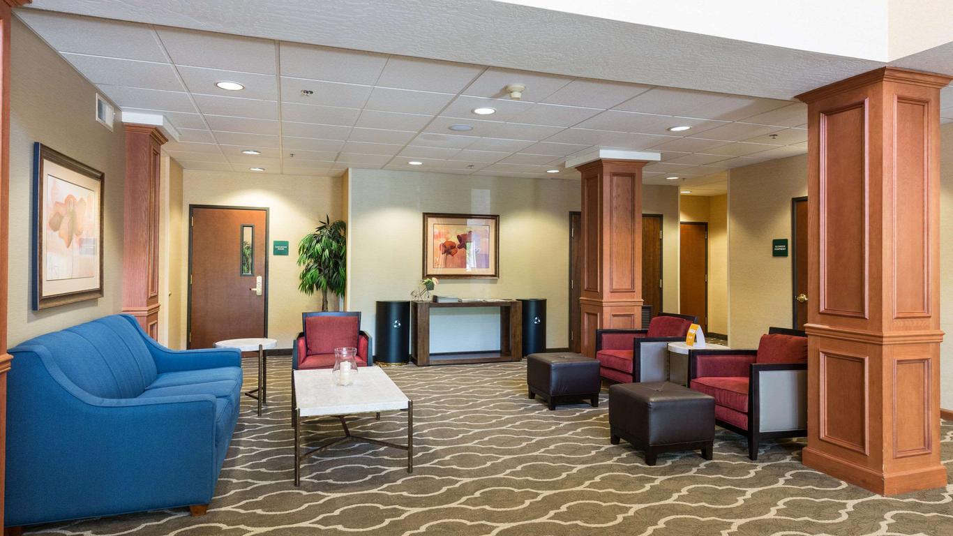 Comfort Suites Springfield Riverbend Medical